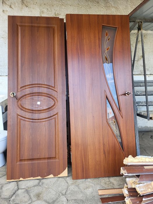Продам двери межкомнатные 8 штук