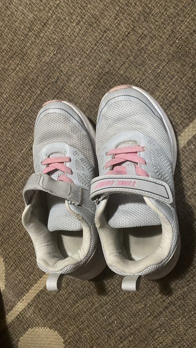 Кроссовки на девочку