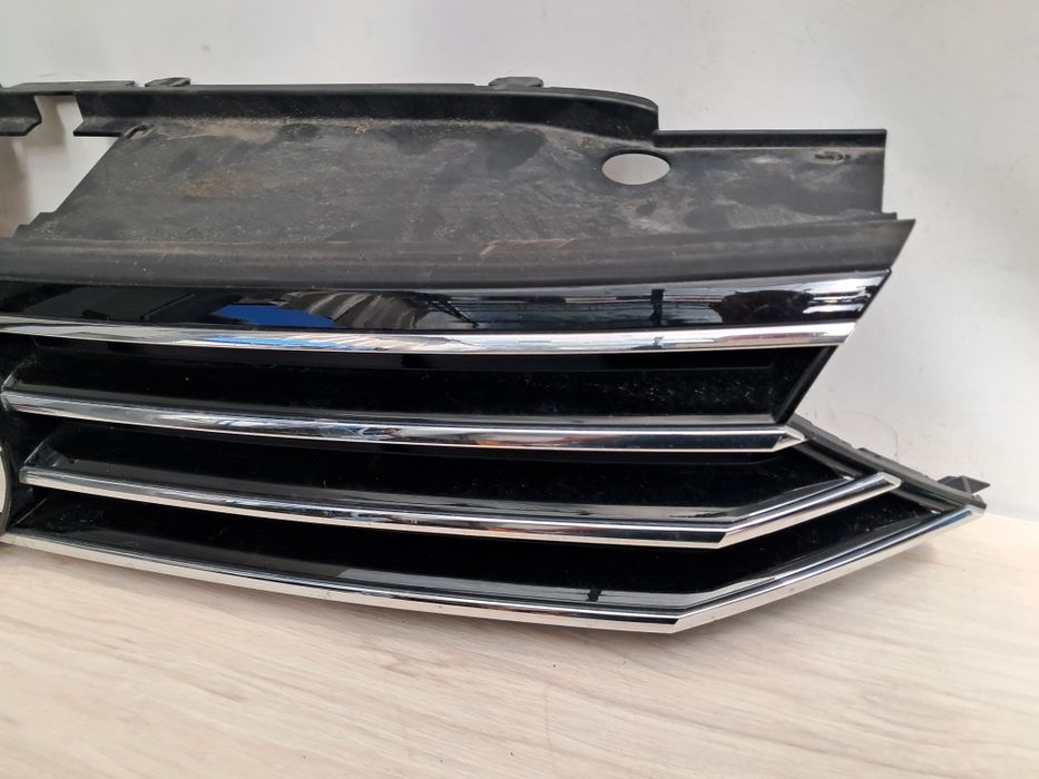 Грил решетка Vw Passat B8