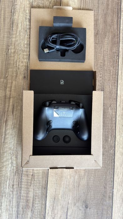 Razer Wolverine V3 Tournament Edition Контролер