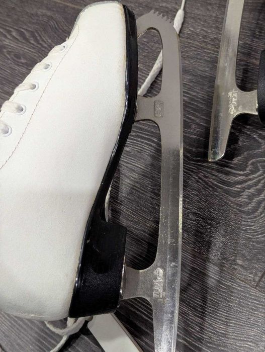 Коньки 37 размера фирмы Acro pro