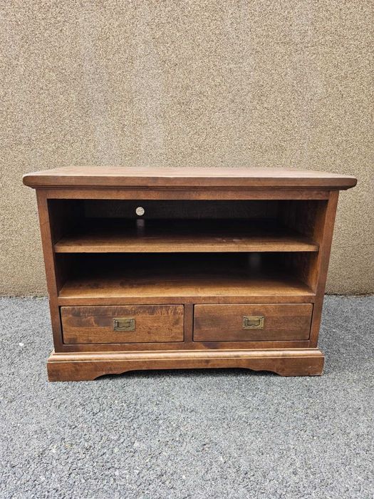 Аудио шкаф изработен изцяло от масив