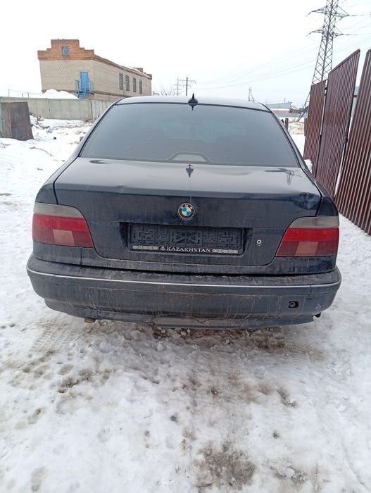 БМВ е39 на полном ходу!