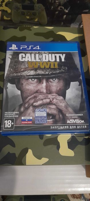 Sony Playstation 4 Slim 1TB 1-джойстик 1 игра на диске родная в идеале