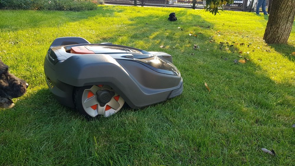 Vand roboti tuns iarba marca Husqvarna, Honda, Ambrogio