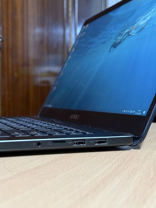 Laptop ASUS in stare apoape noua