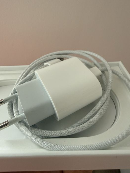 IPhone 16 pro чёрный титан 256Гб