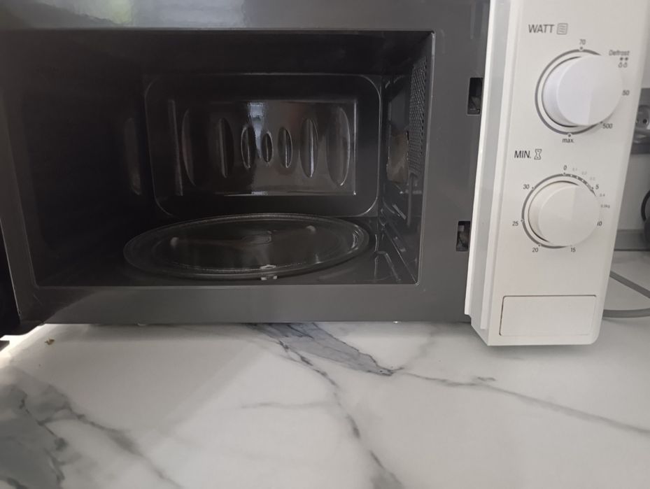 Продам микроволновку 15000