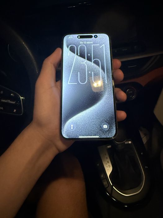 Iphone 15 pro max 256 / 77