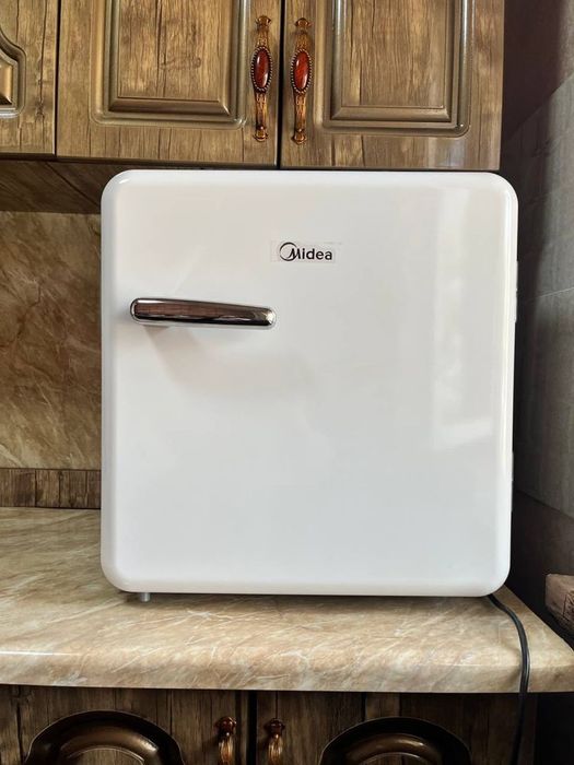 Мини холодильник Midea. Доставка бесплатно.