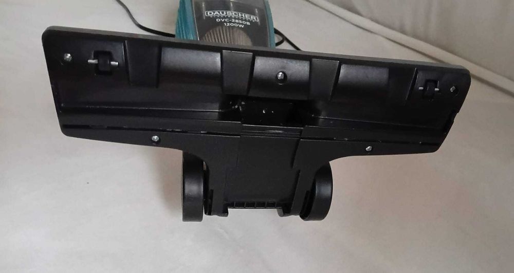 Пылесос - проводной DAUSCHER DVC -285B.