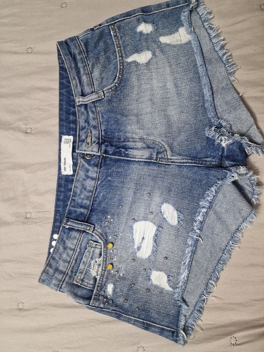 Pantaloni scurți zara