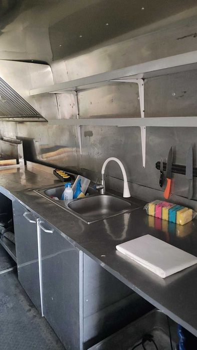 Food truck - напълно оборудван и готов за работа веднага