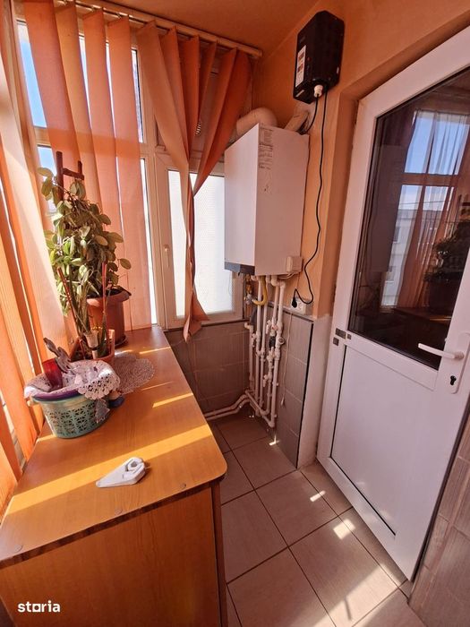 Apartament 3 camere decomandate, cu balcon ,zona Dacia ,centarala gaze