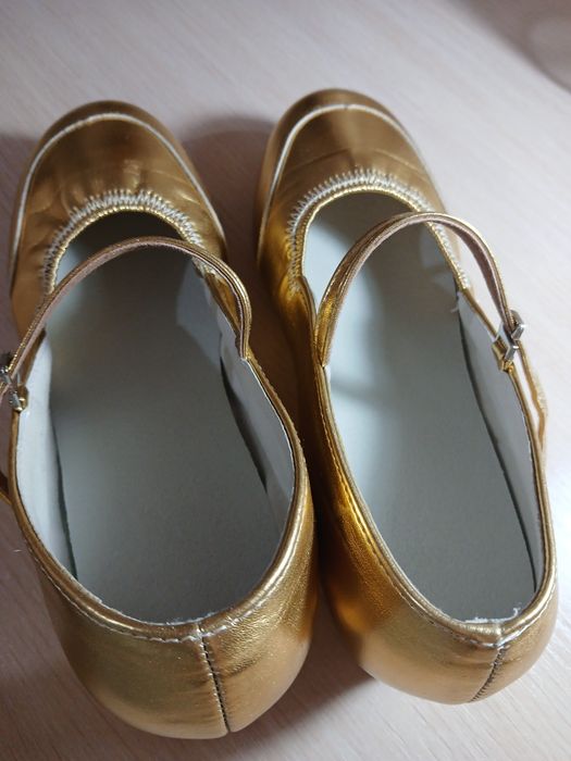 Продаю туфли детские  на девочку