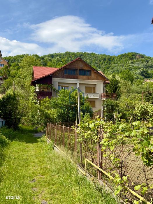 Casă de vânzare – zonă grădiniței Step by step