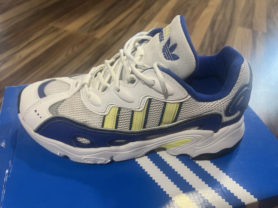 Маратонки Adidas