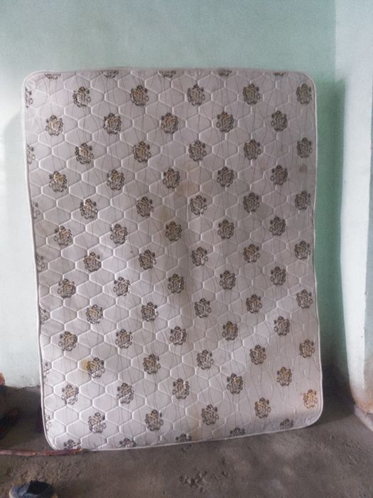 Matras sotiladi buyi 220 eni 170