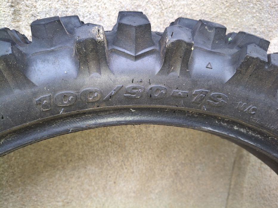 Нови външна и вътрешна гума за ендуро и мотокрос 100/90/19
