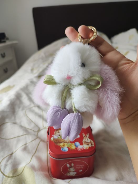 Breloc iepuraș fundiță lalea+ cutie