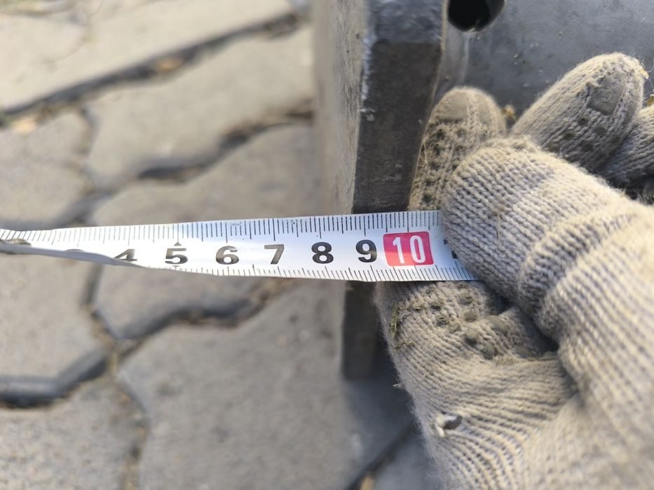 Толстостенная мощная труба станина