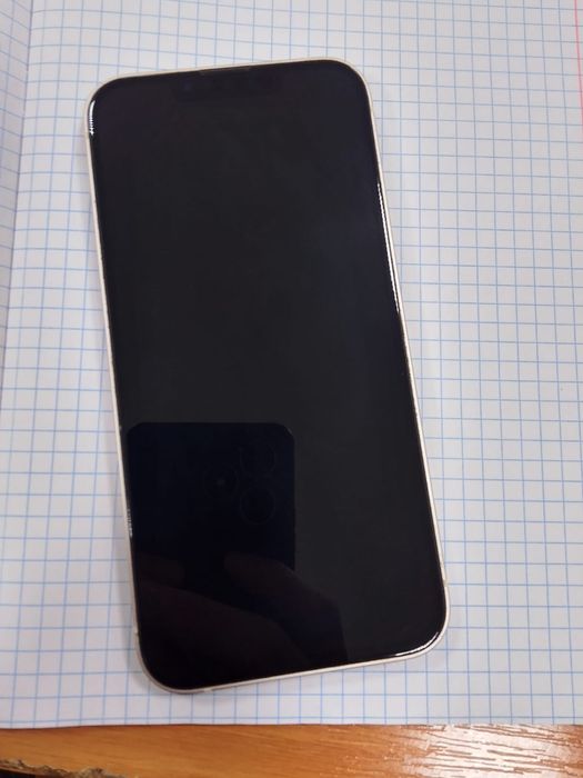 iphone 13 разбитый взади