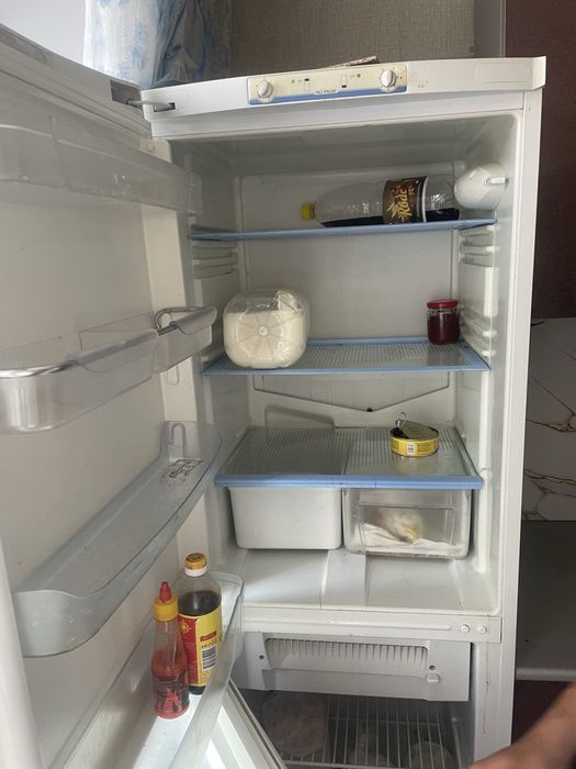 продам холодильник indesit
