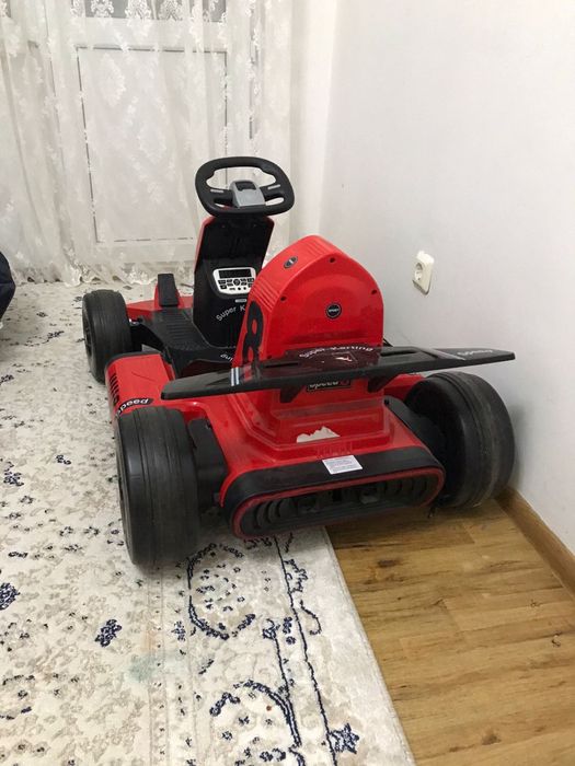 Гоночная машина.