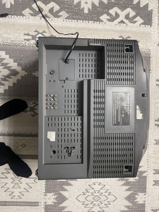 продам телевизор