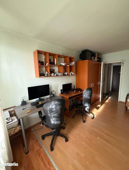 Garsoniera spatioasa in Manastur-zona Big