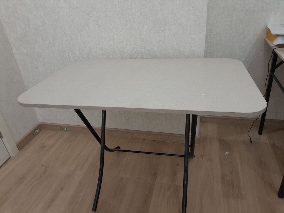 Продам стол складной