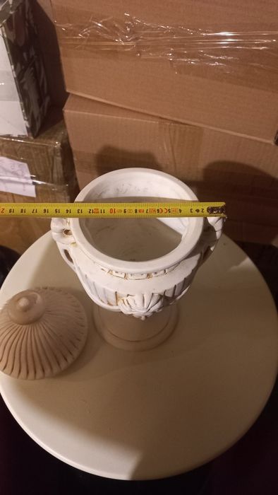 Урна има някаква маркировка под капака