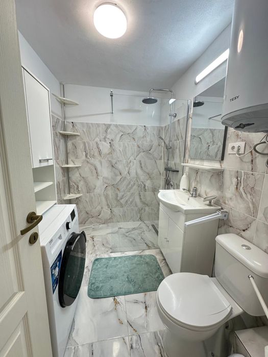 închiriez apartament două camere