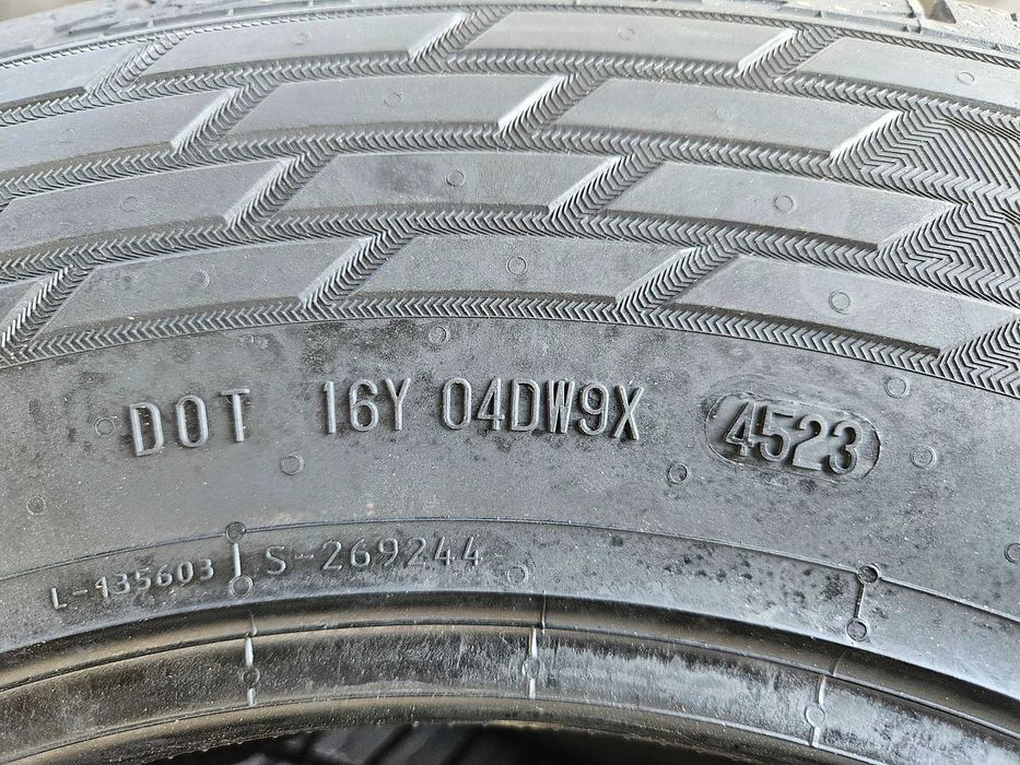 АКЦИЯ бусови гуми 235/65R16C Continental A/S Ultra 121Q 10PR 321лвсДДС