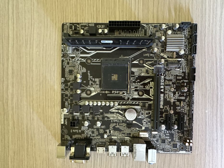 Placa de baza Asus A320M-K , Vine cu o placuta de ram de 8gb ddr4
