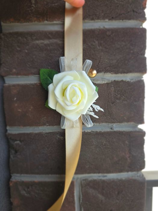 Сватбени бутониери и гривни