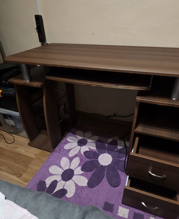 Birou cu sertare