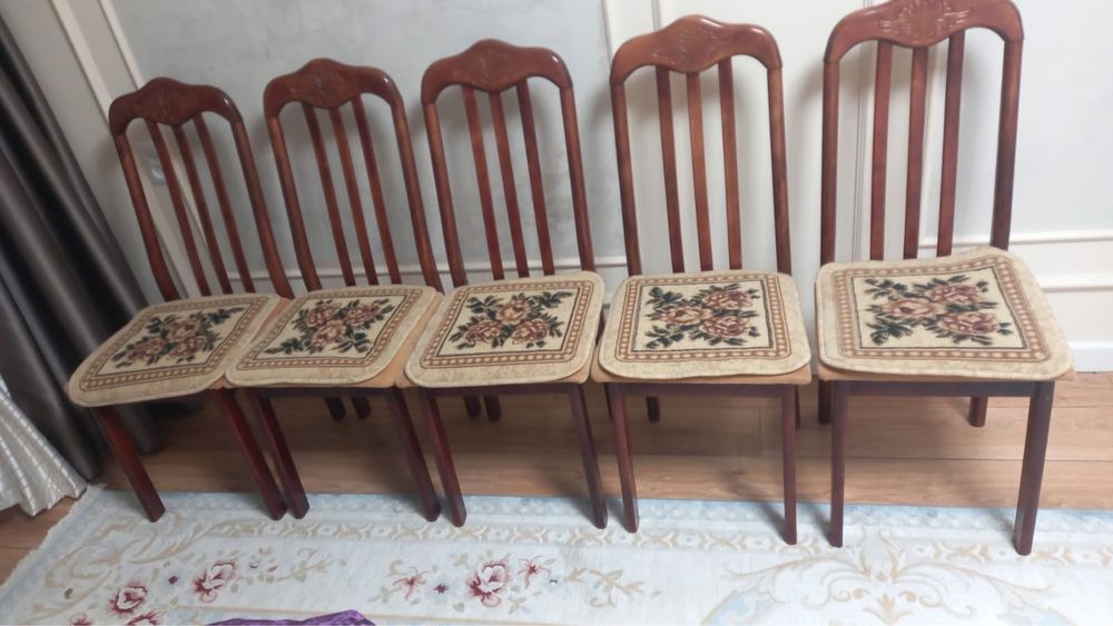 Стулья 5 шт по 4000 тг