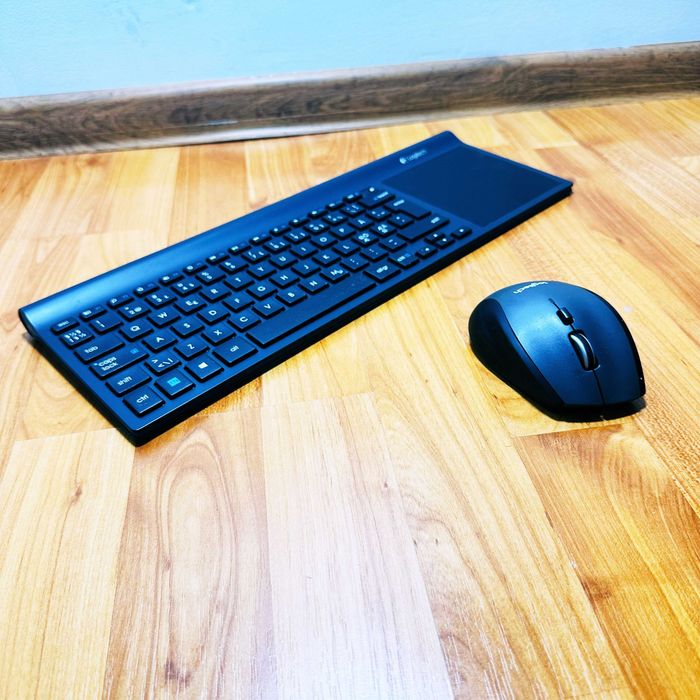 Set Logitech Wireless – Tastatură TK820 cu Touchpad + Mouse M705