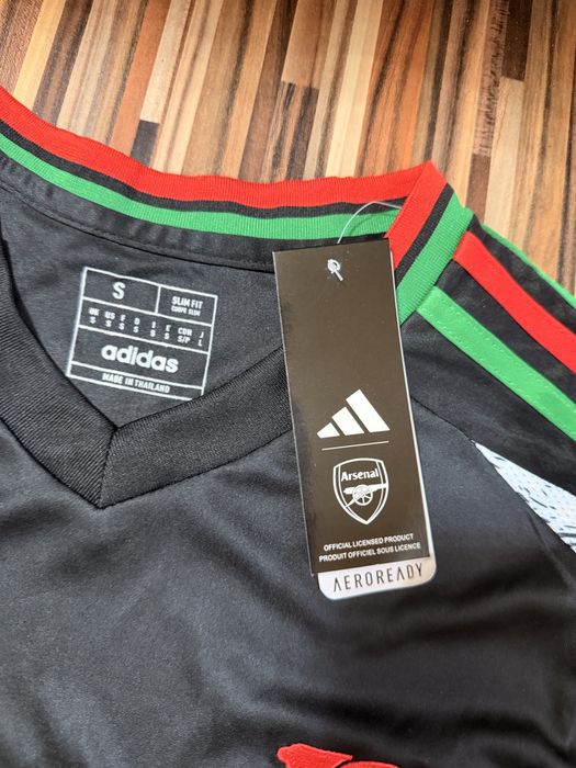 Tricou arsenal cu eticheta