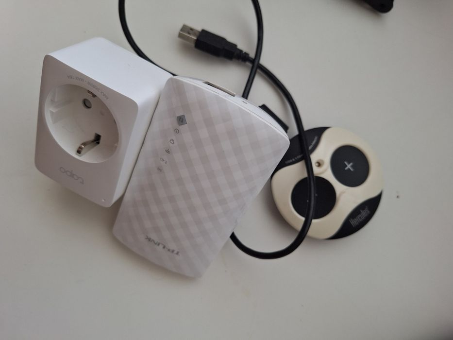 Pachet Electronice IT si Smart Home: Router Gigabit, Extender, WebCam Microsoft HD, Priza Inteligenta Tapo