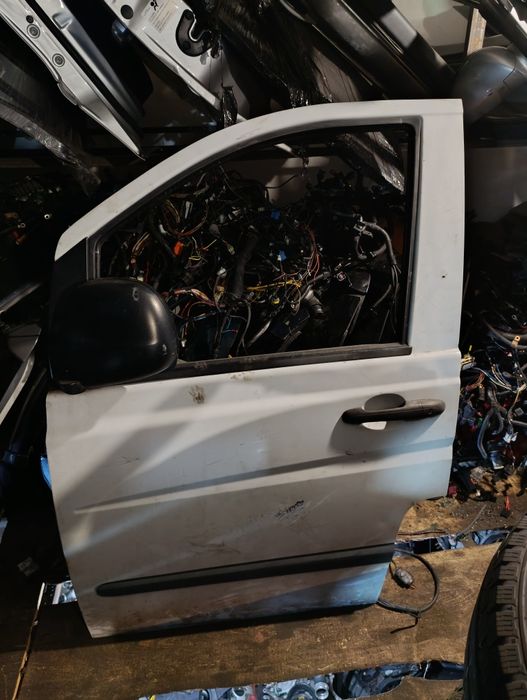 Двери на Мерседес Вито 639