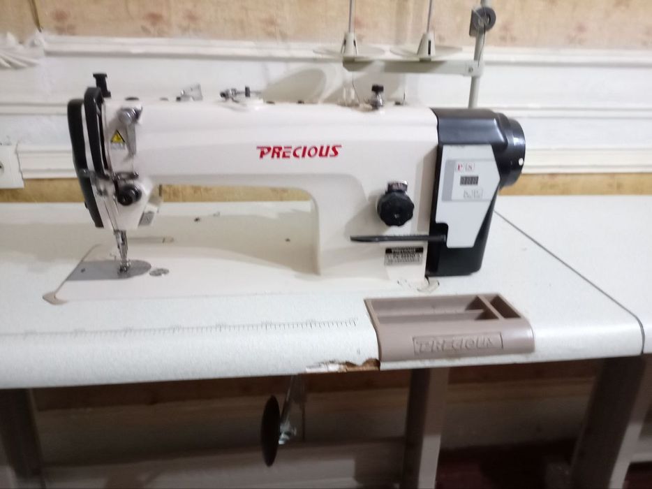 Швейная машинка и оверлок