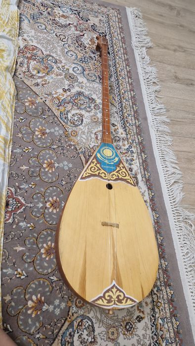 Домбра по 12500тг