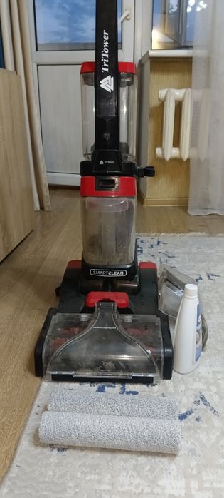 Моющий пылесос почти новый