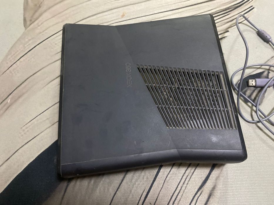 Xbox 360 продаю за 30к