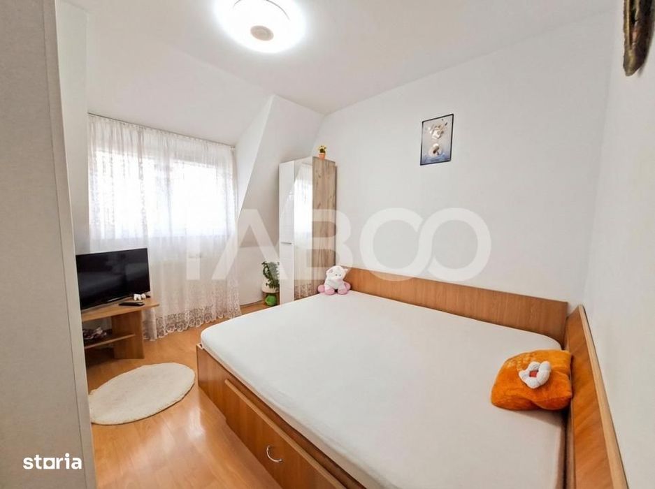 Apartament cu 3 camere de vanzare - mansarda Vasile Aaron - intabulata