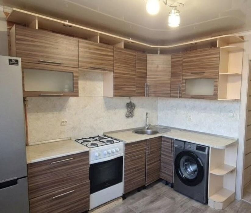 Продам кухонный гарнитур срочно