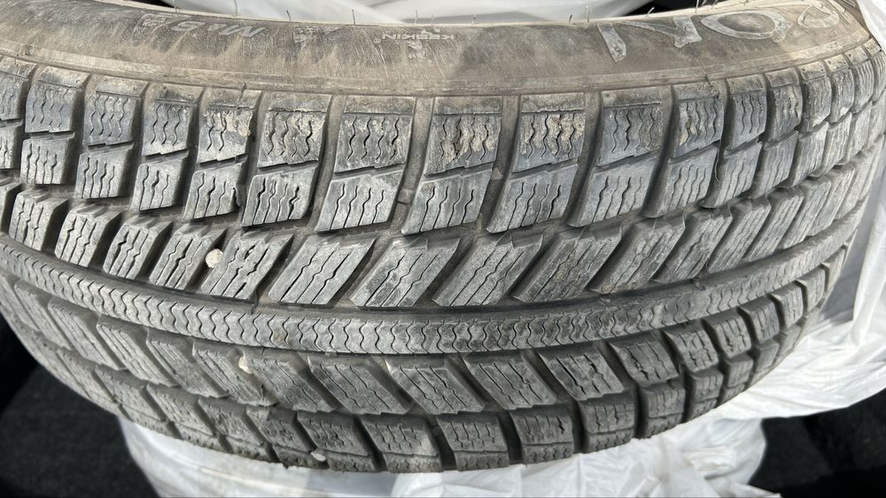 зимние шина r17 225/55