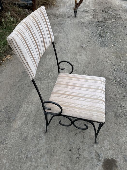 Продаю стул металлический